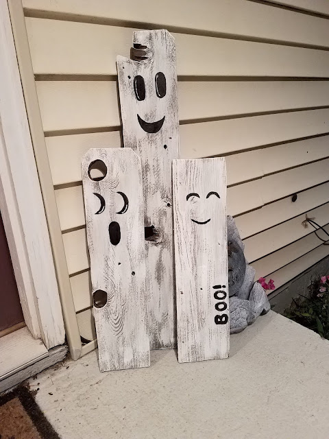 Rustic Ghost Decorations