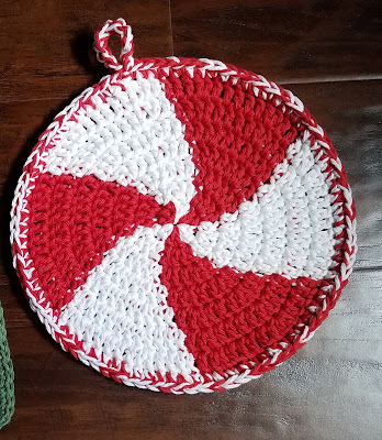 Peppermint Swirl Pot Holder